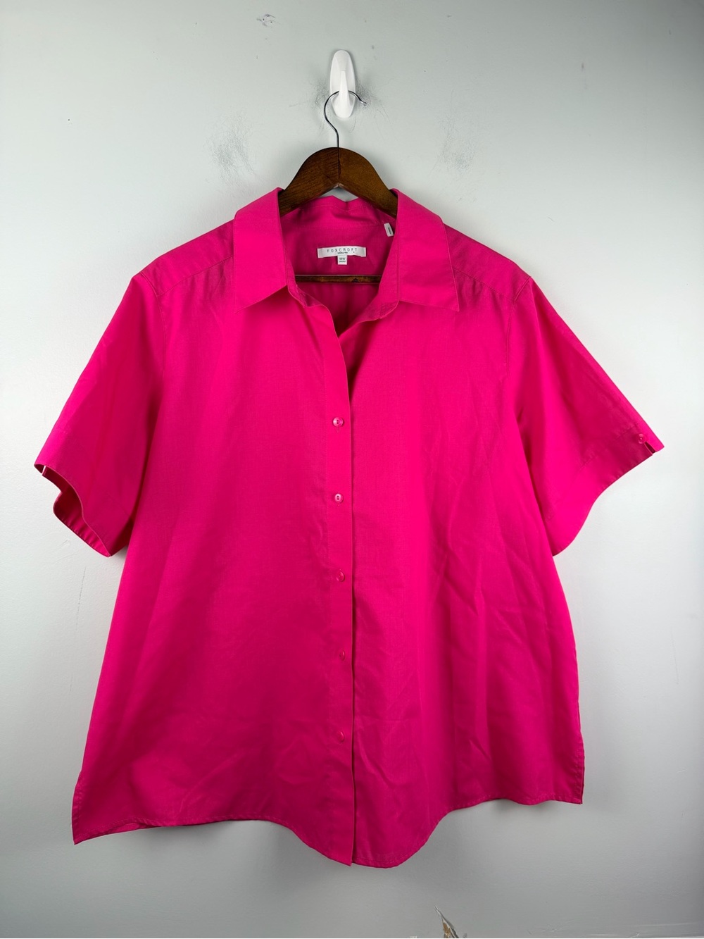 Foxcroft hot pink button down short sleeve top wrinkle free shaped size 18W